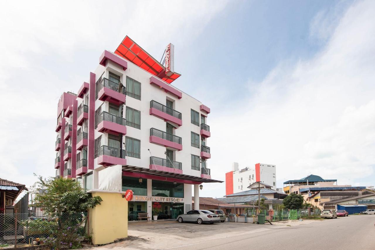 OYO 90337 Sungai Rengit City Resort 3 Pengerang Bagian luar foto